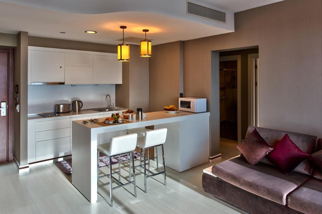 Flora Suites Atasehir Istanbul Exteriör bild