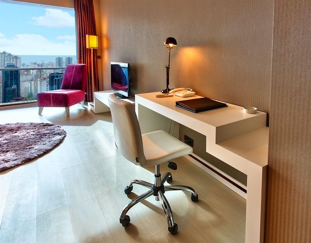 Flora Suites Atasehir Istanbul Exteriör bild